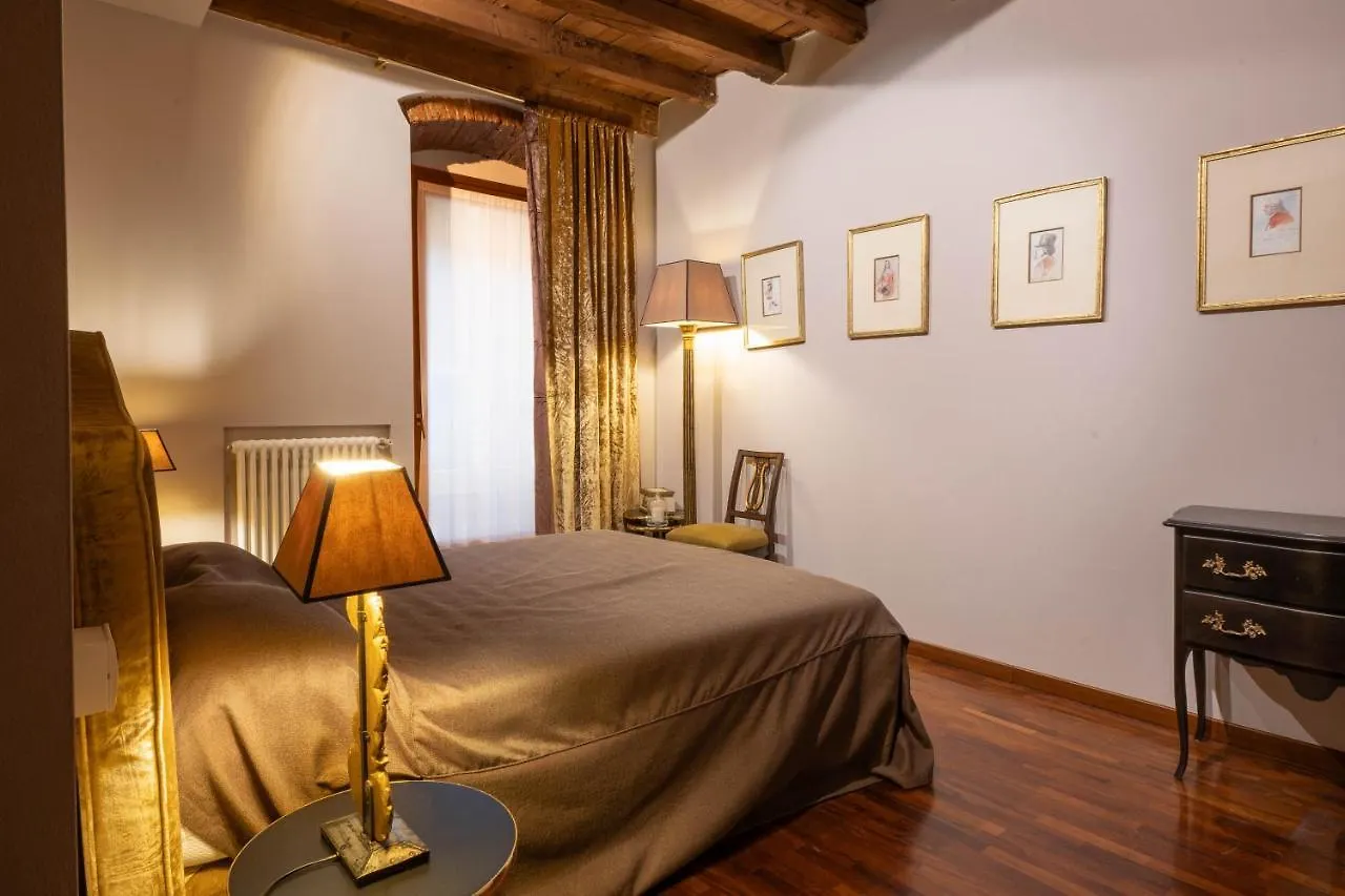 Napule...E Apartments Peschiera del Garda
