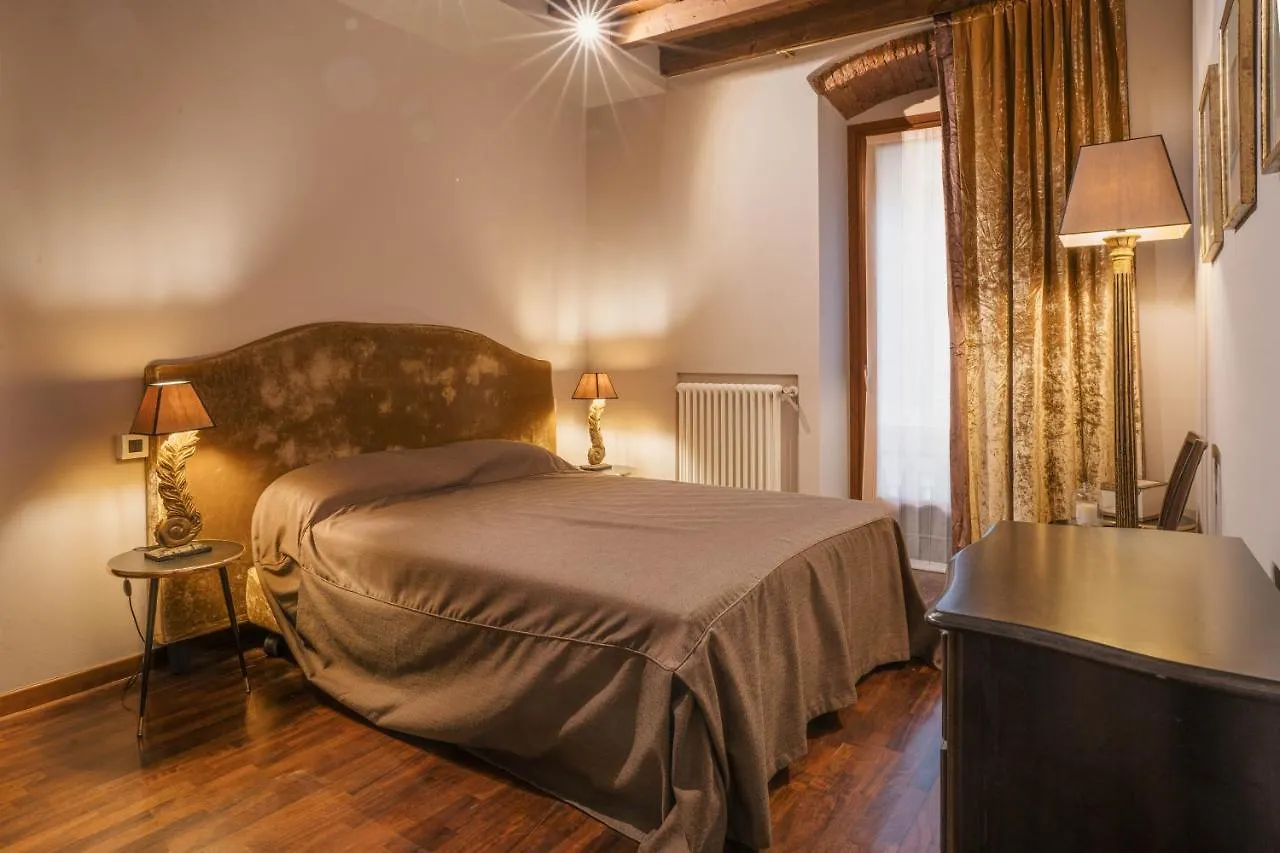 Napule...E Apartments Peschiera del Garda Italy