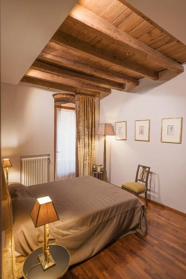 Napule...E Apartments Peschiera del Garda